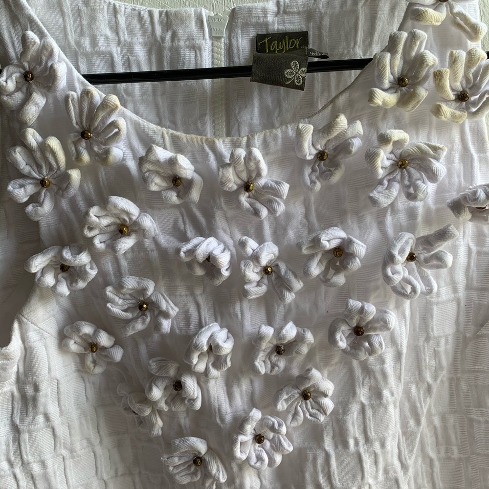 Dress - Picture 2 of 6